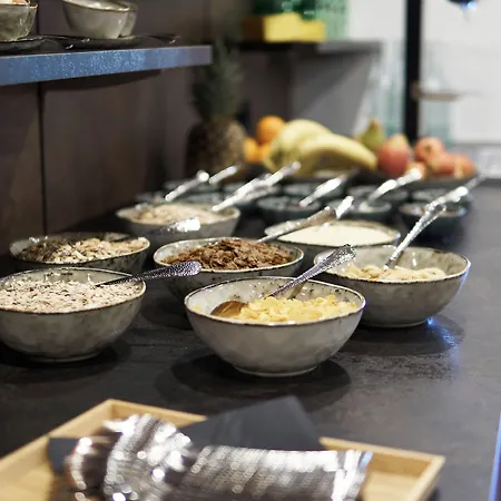 - In & Out Bed & Breakfast 4*