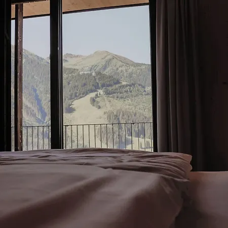 - In & Out Bed & Breakfast 4*