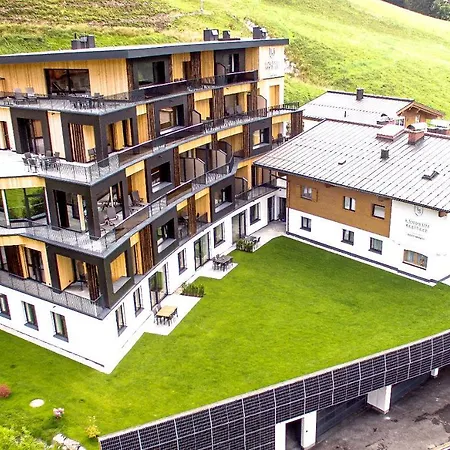 - In & Out Alojamento de Acomodação e Pequeno-almoço 4*