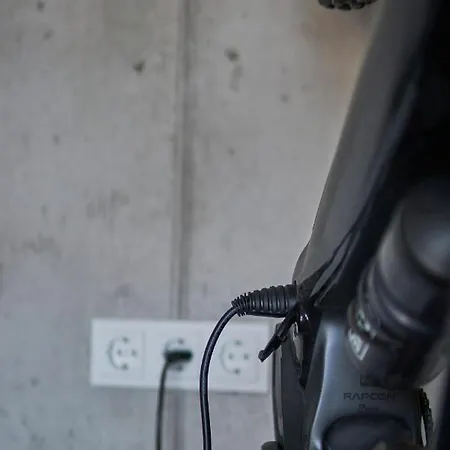 - In & Out Alojamento de Acomodação e Pequeno-almoço