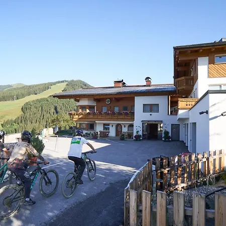 Bed & Breakfast - In & Out Saalbach-Hinterglemm