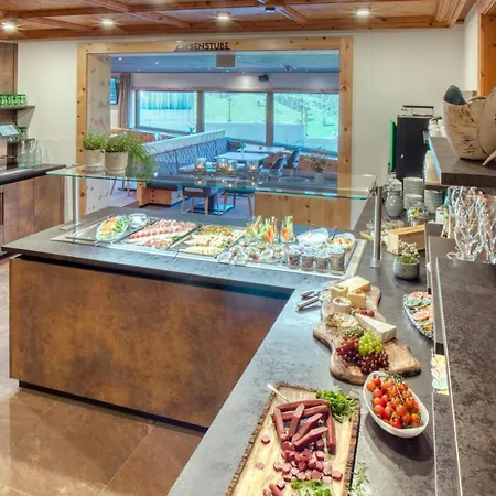 - In & Out Bed & Breakfast 4*