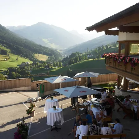 - In & Out 4* Saalbach-Hinterglemm