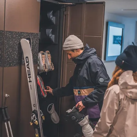 - In & Out 4* Saalbach-Hinterglemm