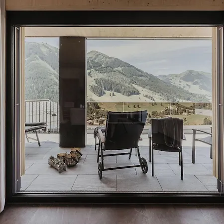 - In & Out Bed & Breakfast 4*