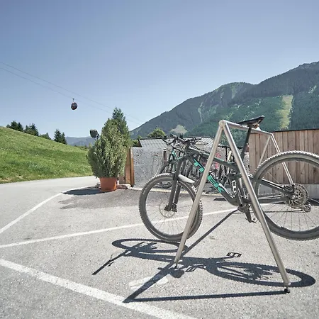 - In & Out Alojamento de Acomodação e Pequeno-almoço