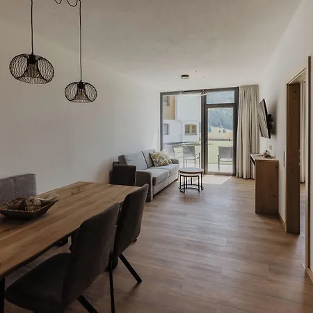 Bed & Breakfast - In & Out